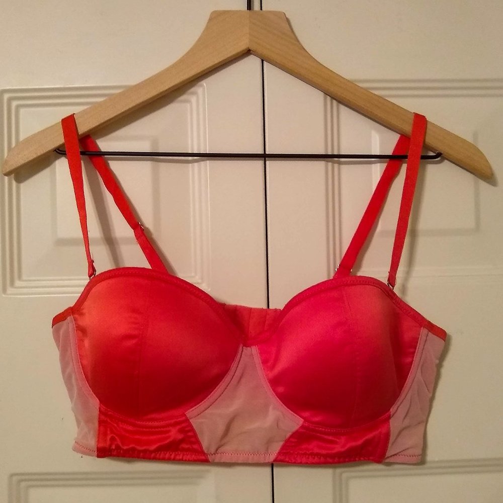 Kardashian Kollection Convertible Strapless Bra